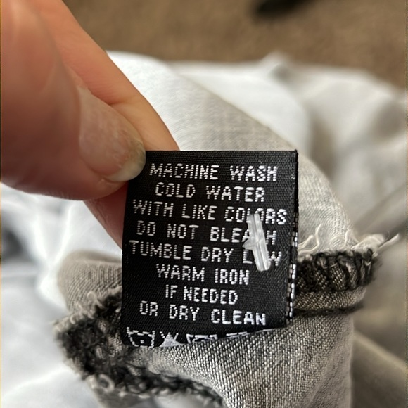 Velvet Heart Gray Convertible Sleeve Long Sleeve Hi Low Blouse - Picture 9 of 9